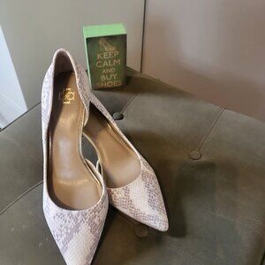 Ann Taylor leather pumps
